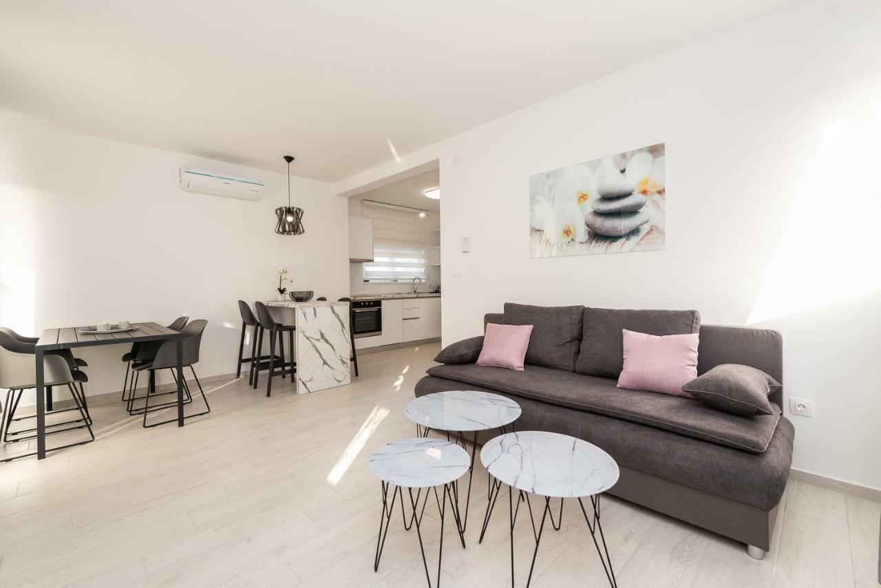 Apartments&Rooms Pool Villas Maris Novalja Exterior foto