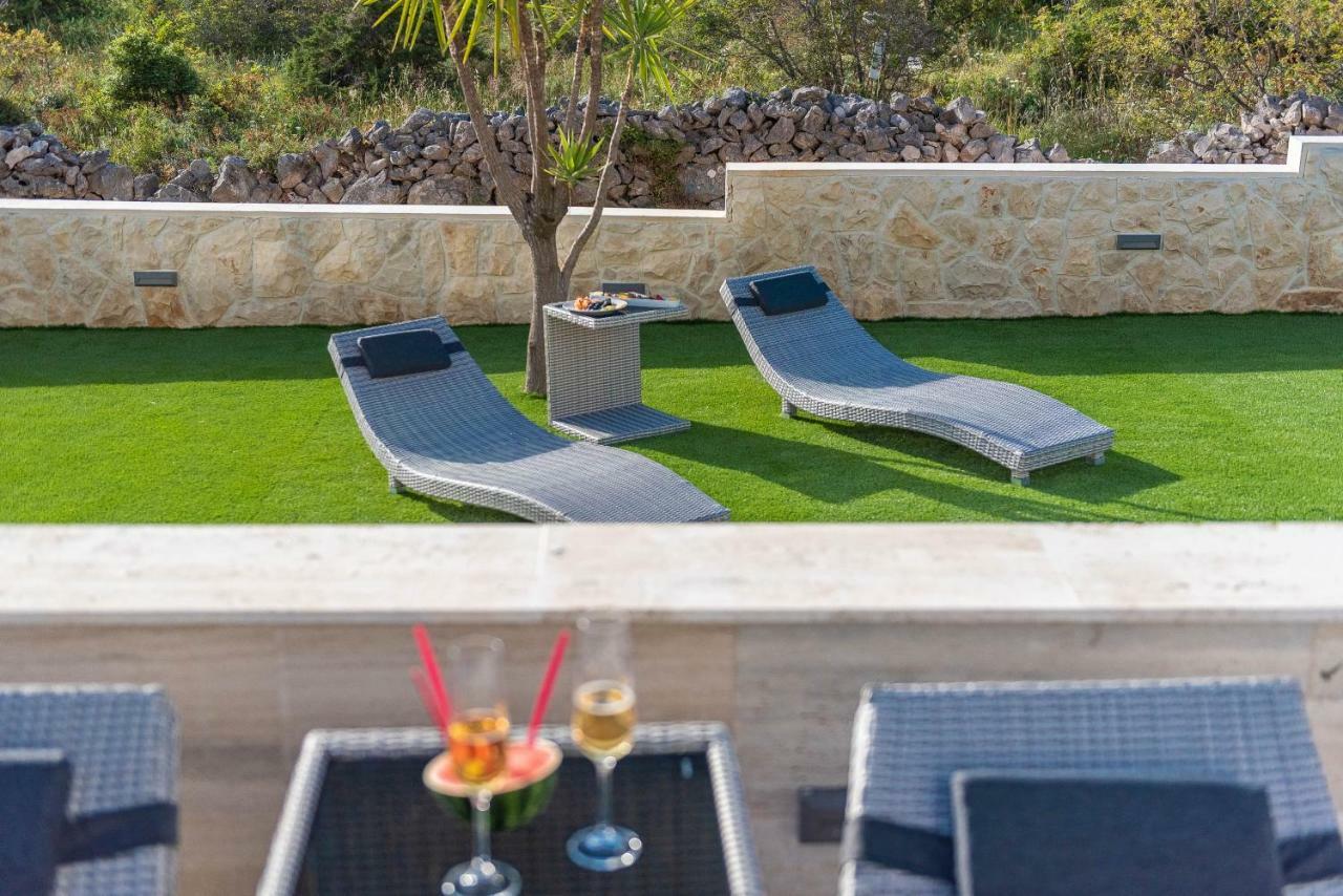 Apartments&Rooms Pool Villas Maris Novalja Exterior foto